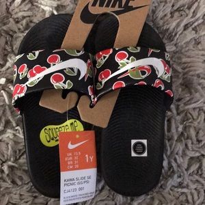 COPY - Brand New With Tags Nike Kawa Slide SE Picnic size 1Y